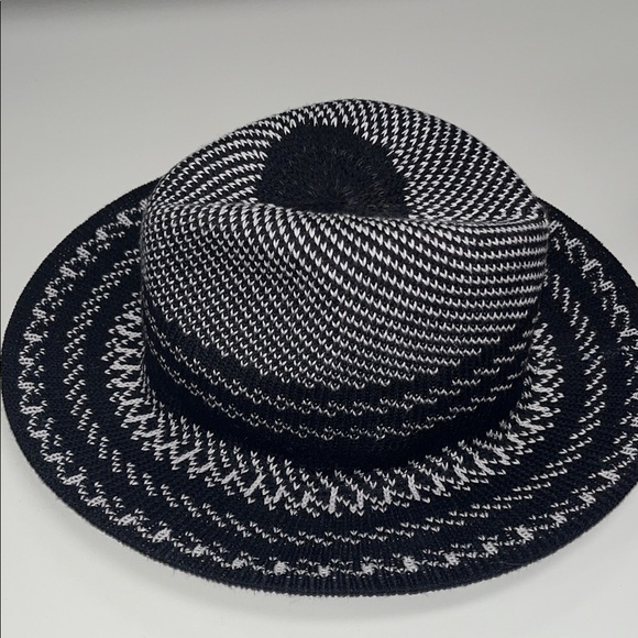 Buttons Monochrome Women\'s Hat main image 5